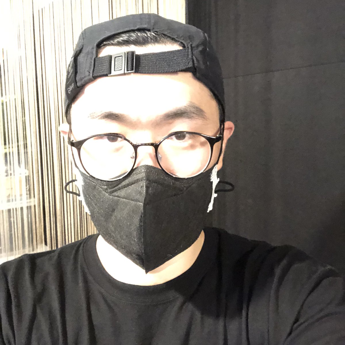 Be0K_'s tweet photo. 제 휴대폰으로
무슨짓을하신겁니까

뭐하나멀쩡한게업음 https://t.co/Lf3vaw8QpK