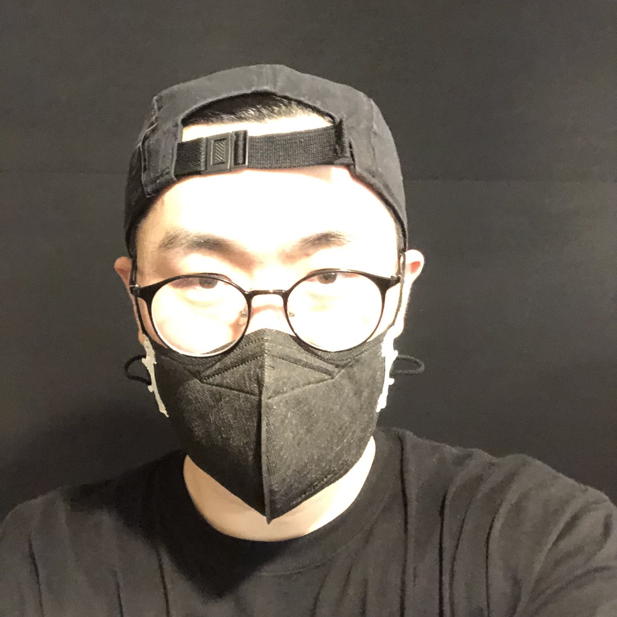 Be0K_'s tweet photo. 제 휴대폰으로
무슨짓을하신겁니까

뭐하나멀쩡한게업음 https://t.co/Lf3vaw8QpK