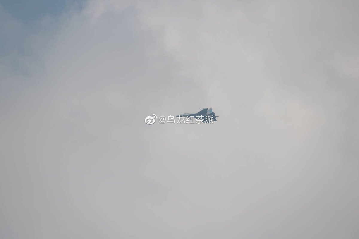 RupprechtDeino's tweet image. If these images are recent and indeed from the latest maneuvers, then the Su-35 were actually in action too. 

(Images via @乌龙红茶派 from Weibo)