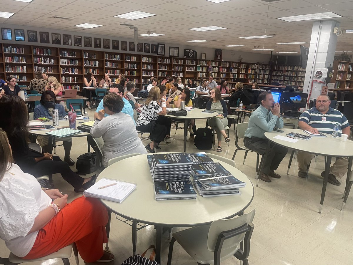 jwwalker_'s tweet photo. It was great spending the day learning with all the educations in #VeronParish Louisiana today. Had the opportunity to be the Keynote speaker, talking about the Power of Relationships with students and Restorative Practices https://t.co/Me0w8F9KIo