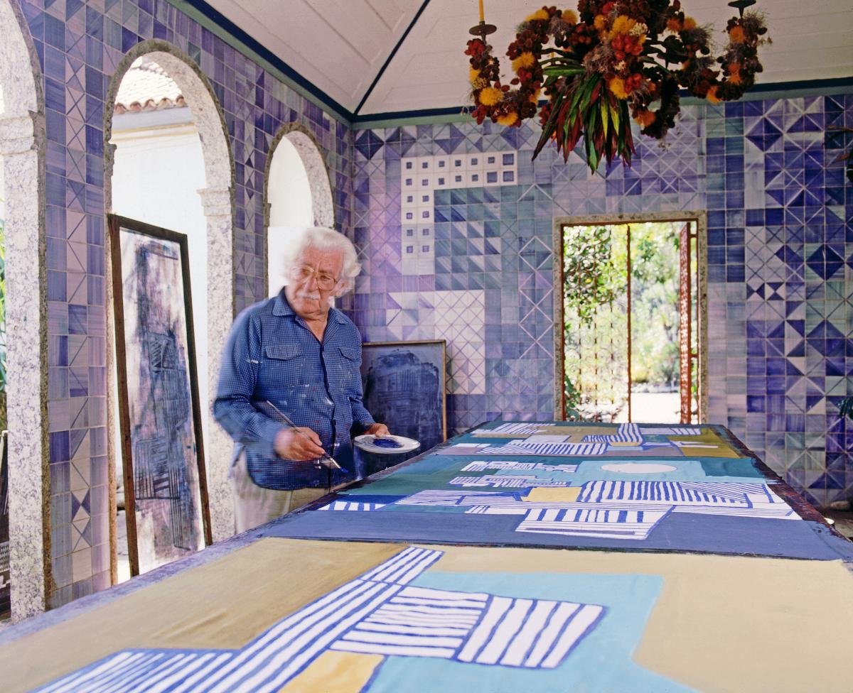 Brazilian modernist multimedia artist Roberto Burle Marx was born #OTD in 1909. Burle Marx highlighted indigenous plants in his bold landscape designs &amp; spoke out about deforestation. Read @TomCGardens on Burle Marx's celebration of botanical biodiversity: tinyurl.com/ycx3f9mr