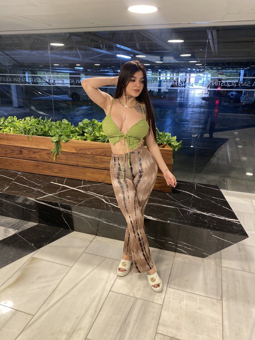 Buenas tardes 😘🥰 https://t.co/qvRkfpv6jO<a href="/tag/anime"class="tags"><span>#anime</span></a><a href="/tag/miku"class="tags"><span>#miku</span></a><a href="/tag/karelyruiz"class="tags"><span>#karelyruiz</span></a>