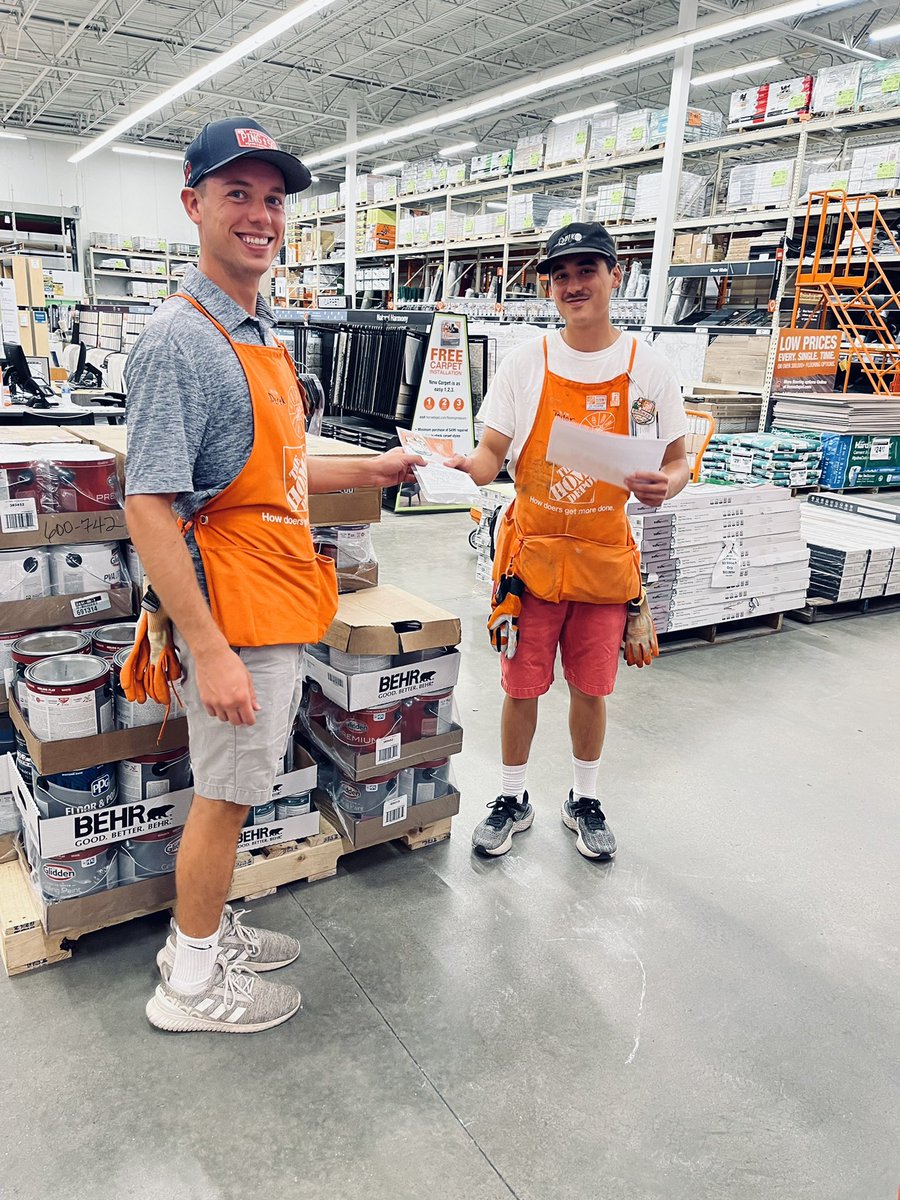 Great job Taylor for being named Safety Associate of the month!  #3204thewin #THD #D226NailedIt <a href="/CampSweenScott/">Scott Sweeney</a>  @jolenestout10 <a href="/Stephen68401654/">Stephen Henn</a> @GarganoTom <a href="/AustinK89261970/">Austin Kramer</a> <a href="/THDTHEHODGE/">Tim Hodges</a> <a href="/cameron_lana/">Lana Cameron</a> <a href="/chelsea_dames3/">Chelsea Dames</a>
