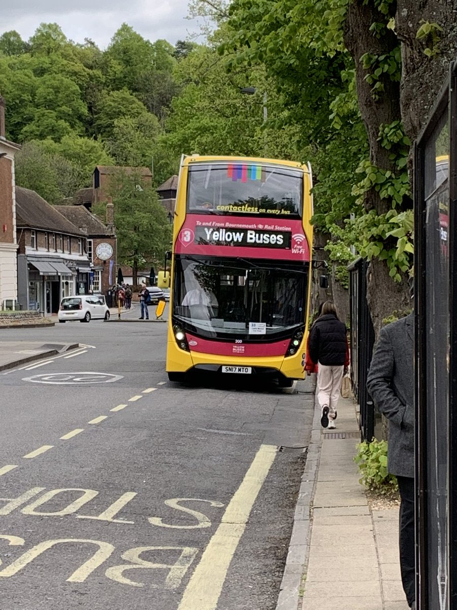 FoKAB1985's tweet photo. Some sad news today that after 120 years  @YellowBuses will cease trading. We had this Alexander Dennis E40D, ADL Enviro 400MMC (H45/29F) join us for running day in May 2019.  #yellowbus #yellowbuses #bournemouth https://t.co/LEBGKRPmUV