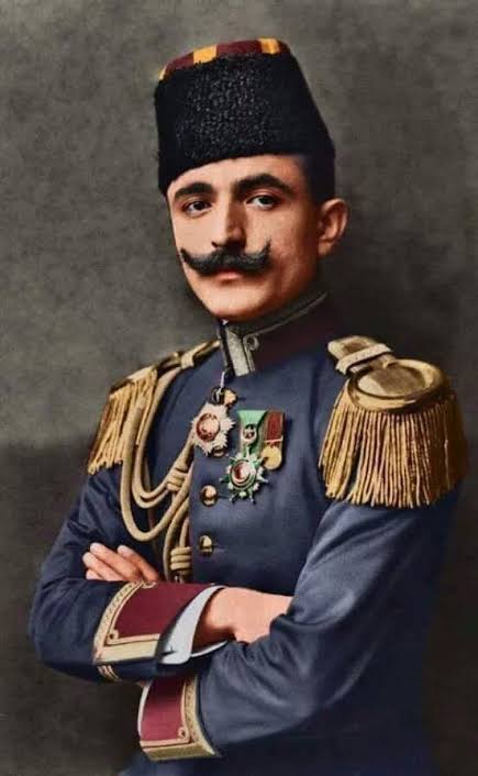 MuhammetTang's tweet photo. Hayali ay kimi aydın, məramı gün kimi Enver...
#EnverPaşa https://t.co/wZSskBwK8g