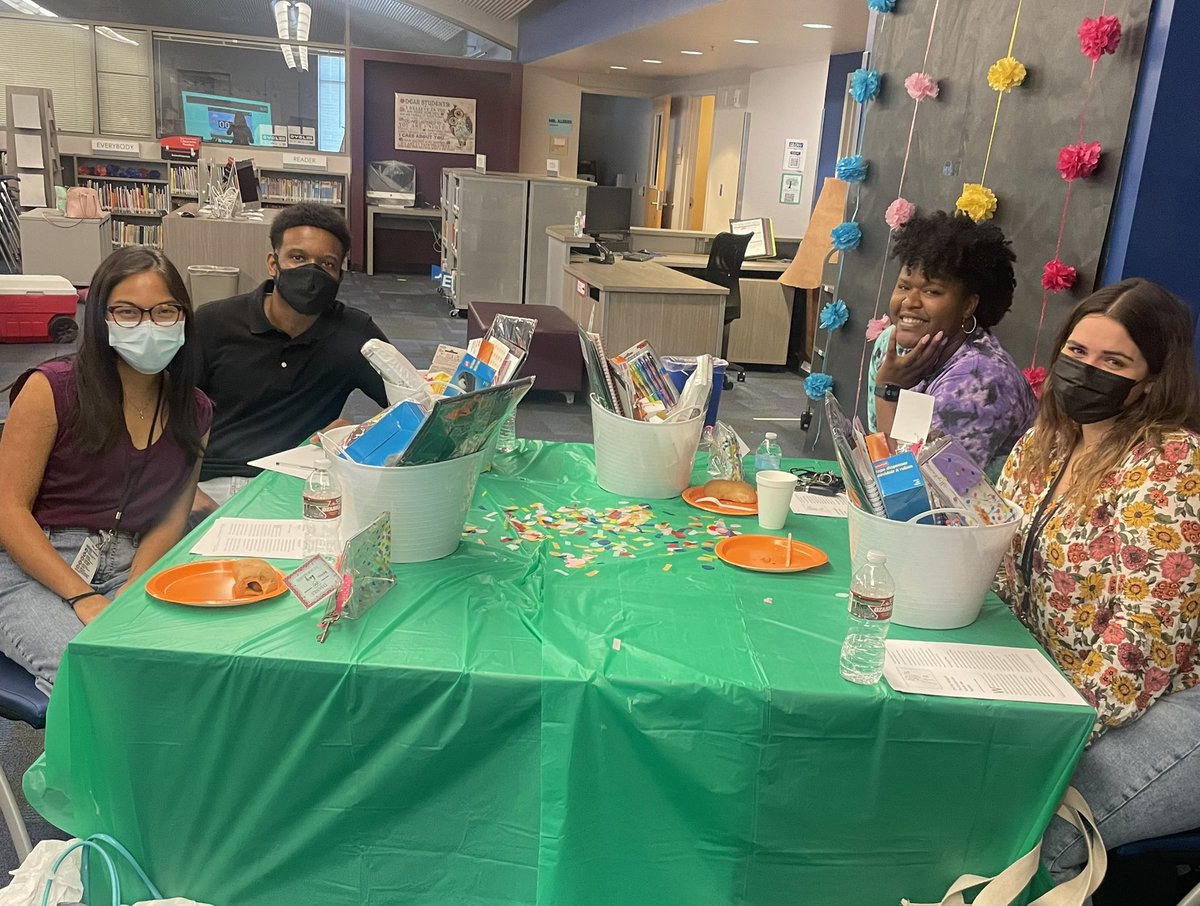 courtneyjwright's tweet photo. We #RISDBelieves that @AudeliaCreek has the most #ACEmazing new teachers. We’re all 😍 for this bunch! #itsastallionthing @LiliOrtizLD @MrWilliamssings @CatenJameson @sharon_erickson @bmccollum3 https://t.co/eFciFSykTK