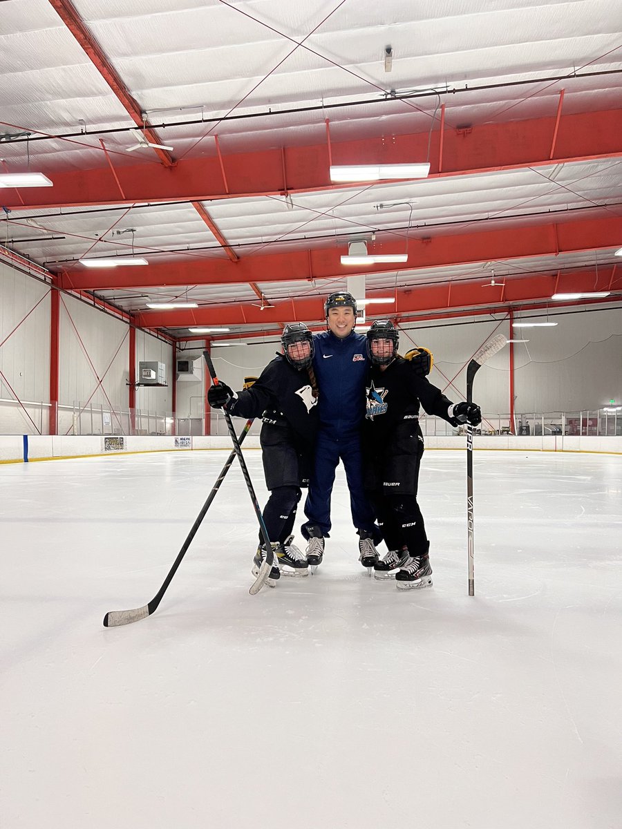ctsehockey's tweet photo. My kids are all grown up and headed to college!! Gonna miss your faces in #Oakland @AylinAichele @EmelAichele!! Good luck playing for @UtahWHockey!! #BearsAlumni https://t.co/q8YEHpq2p2