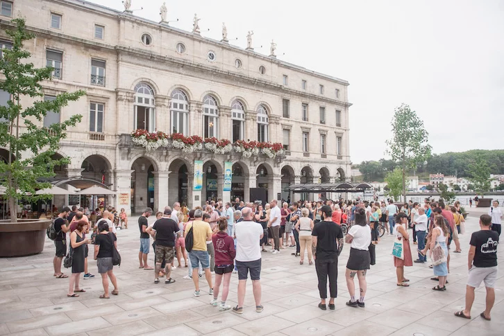 MediabaskInfo's tweet photo. Bayonne : un rassemblement pour dénoncer un viol survenu lors des Fêtes de Bayonne #sexisme #viol #FdB2022 https://t.co/5JA0ZRKk9s https://t.co/hlqHkurWyl
