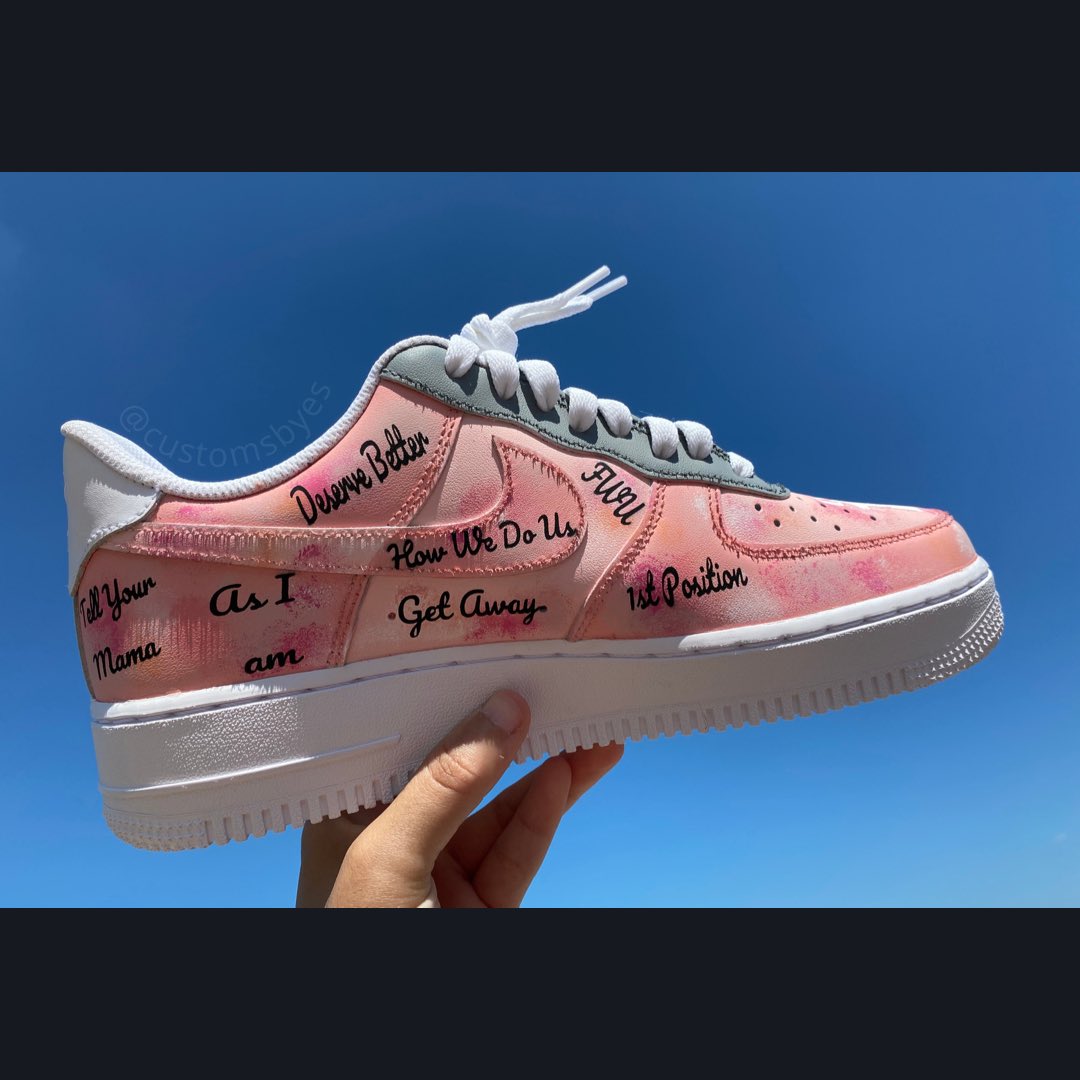 heyits_ezzy's tweet photo. I give to you the mob 1s. Took me a minute to make these but damn am I proud of them. More pics in the comments ✨💕 https://t.co/sBfSBwR7HD