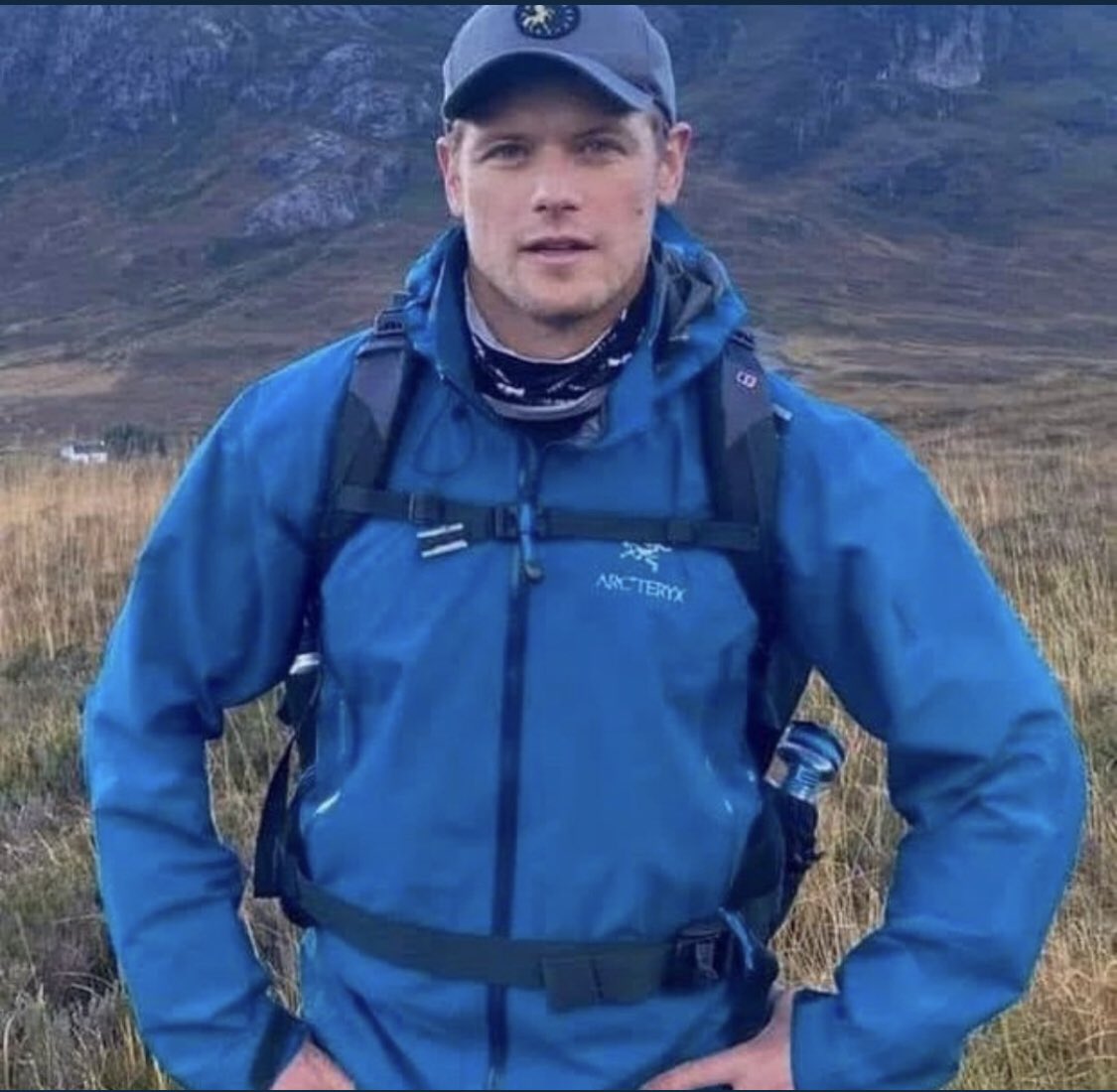 TrendyTrainer13's tweet photo. @SamHeughan @voraciousbooks @radarbooks @GreatGlenCo Iโll be back Home on Sunday to watch your Book Cover reveal, #SamHeaughan! I can hardly wait!! ๐๐๐๐๐๐๐๐ https://t.co/AxT7WeenGR