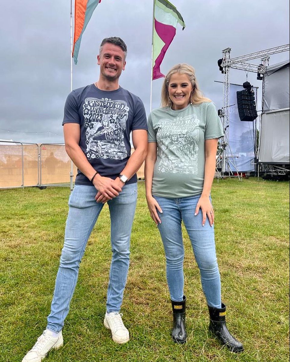 dylunio_swi's tweet photo. Diolch am eich cefnogaeth ar y maes ddoe yng nghaban #eisteddfodllŷnaceifionydd2023! Gobeithio y bydd ambell ‘pop up’ eto yn #llŷn cyn diwedd yr ha’! 

Ond cewch archebu drwy’r ffurflen isod…

Tan tro nesa Tregaron ❤️‍🔥

#eisteddfodtregaron #eisteddfodboduan https://t.co/305M0Q7gJz