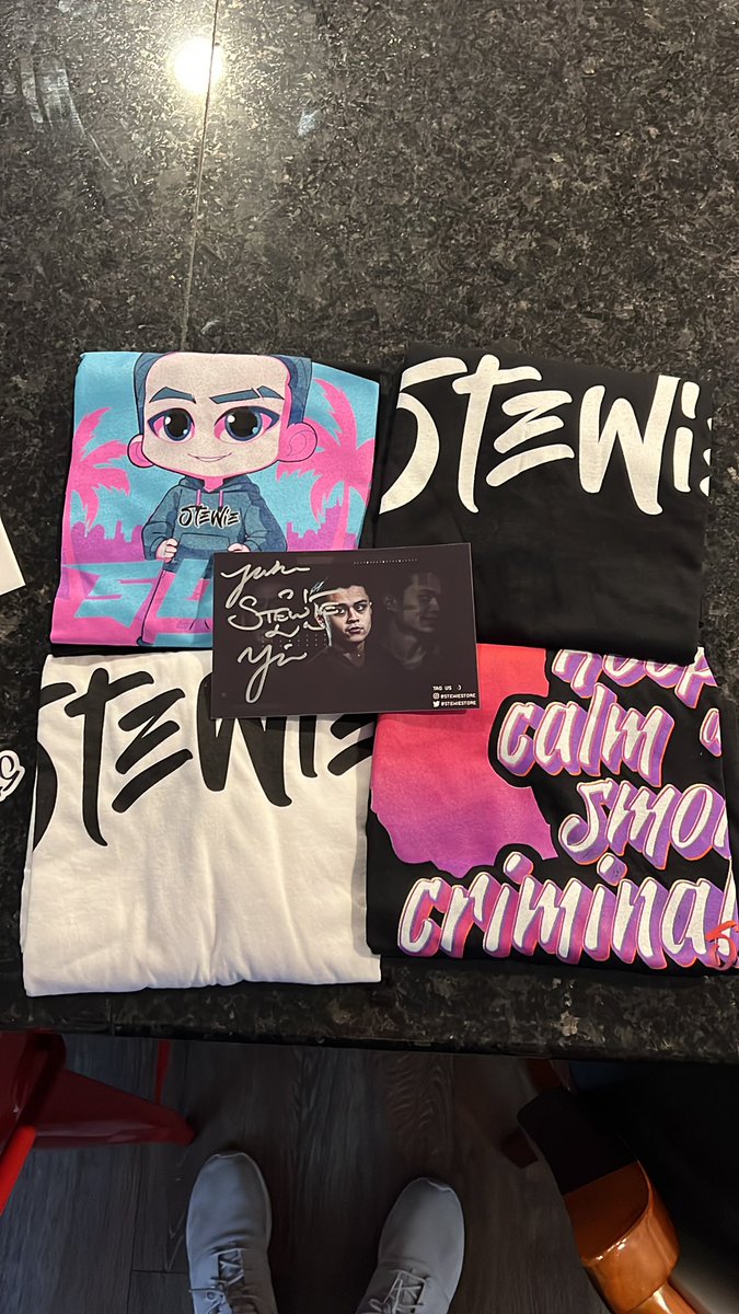 The dopest merch I’ve ever got @StewieStore @Stewie