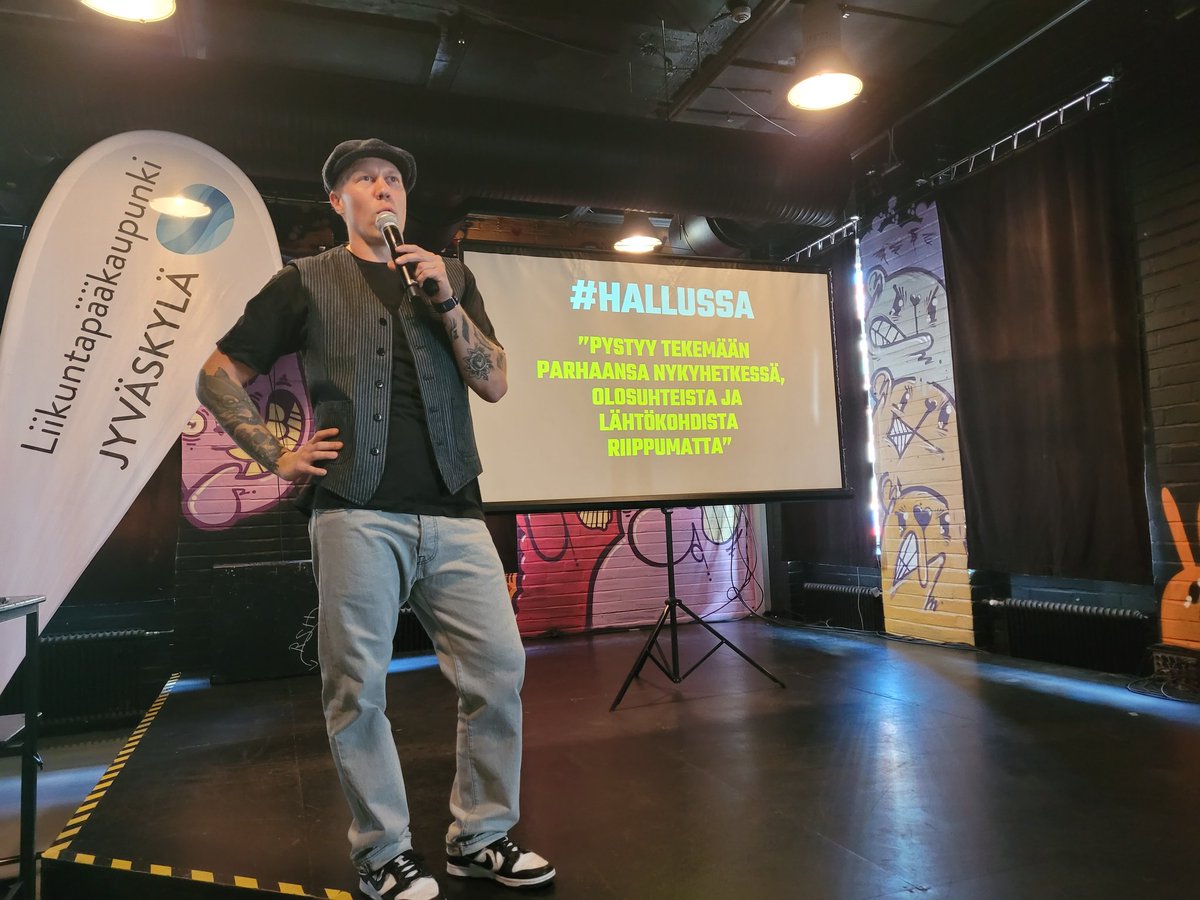 lappetta's tweet photo. Sport Special Stage, urheilujohdon ja -vaikuttajien verkostoitumistilaisuus, onnistuneesti #Jyväskylä'ssä done 💪Mahtavat puhujat @Harrihal @Hatsolo sekä @tkoivisto_jkl @ALSahindal Liikuntapääkaupungin asialla. Kiitos kaikille hienosta päivästä 🧡 #urheilutapahtumat #hallussa https://t.co/Np3xtXszTM