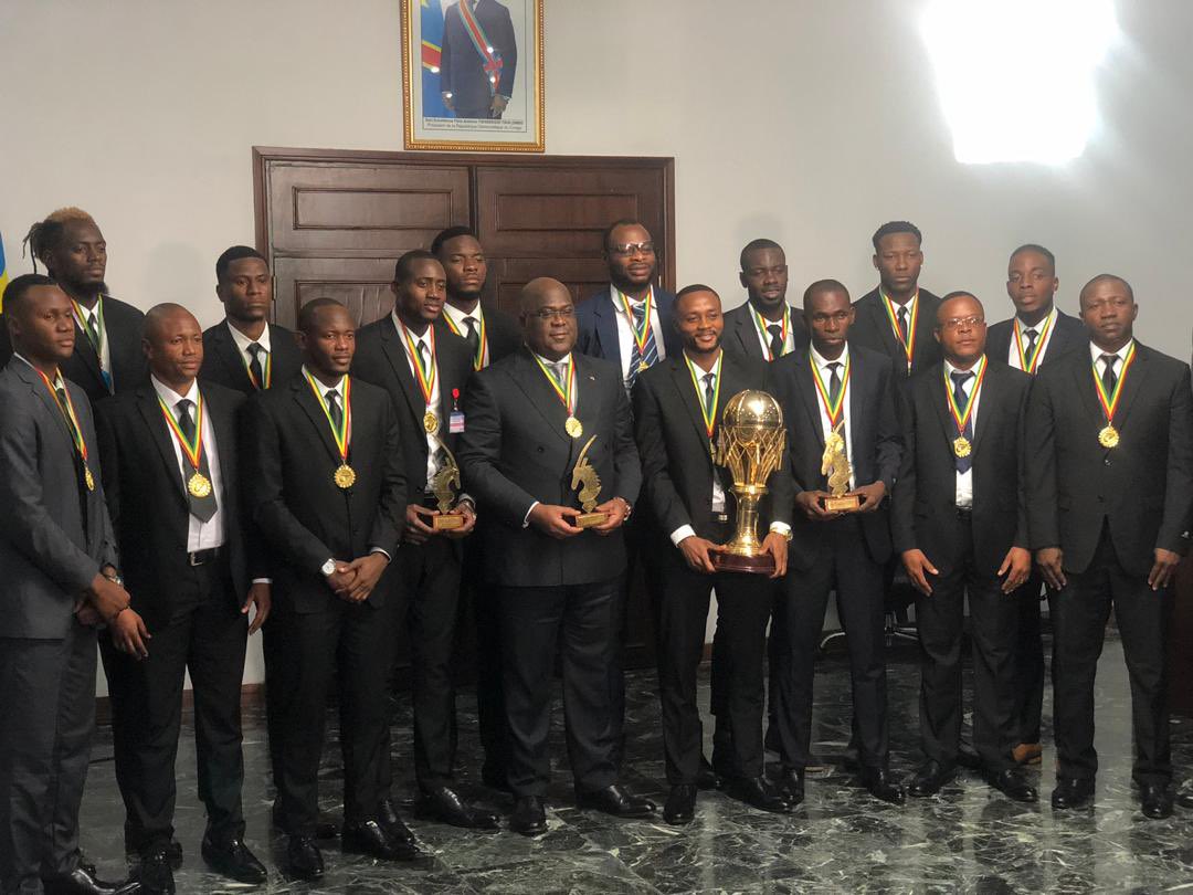 PatrickMuyaya's tweet photo. #RDC : Merci beaucoup monsieur le Président d’avoir honoré nos champions @LeopardsBasket et bonne chance pour la dernière fenêtre de la qualification à la coupe du monde. Fiers de vous #BendeleEkweyaTe #ChangementDeNarratif 🇨🇩🇨🇩🇨🇩 https://t.co/L8Jghweuq7