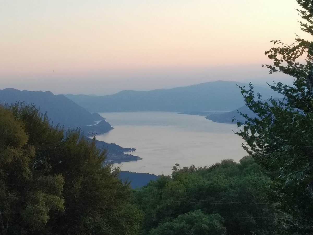 galatacla's tweet photo. "Al termine del giorno, o Sommo Creatore, vegliaci con amore di padre..."

[Lago Maggiore]
#Dumenza https://t.co/nNtbuGjgpp
