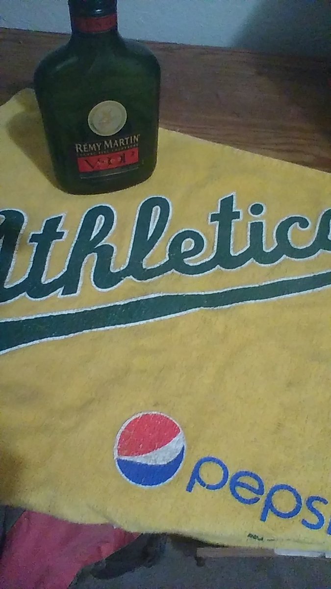 yashimacafe's tweet photo. @Athletics Great to support the commune comradz! Hey, our Japanese thinktank came up with idea to promote A's n Angels, boost attendance.

Order 400k A's and 400k Angels hats, high qual hemp or similar. No poly or wool. Adjustable net back. Hand out free at liquor stores all over the hoodz https://t.co/sr0qE2dz1k