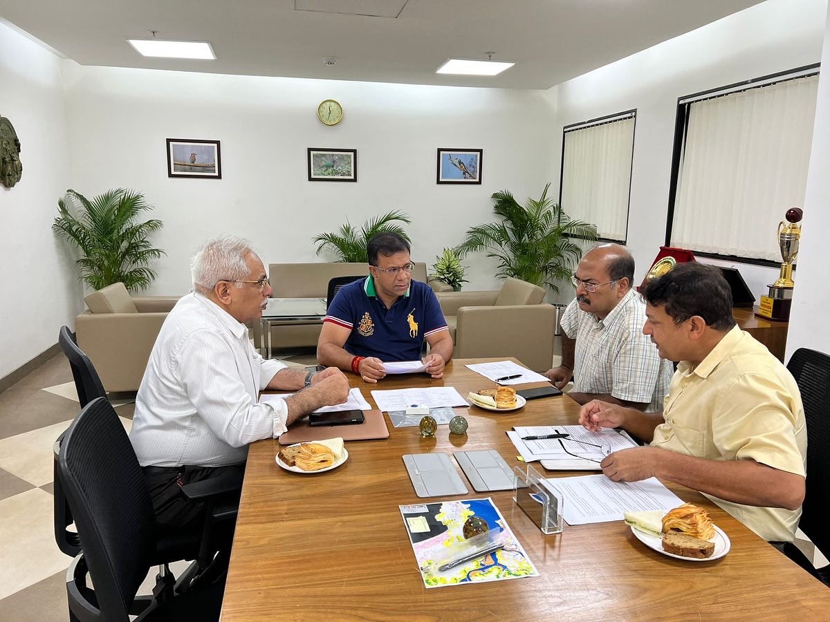 visrane's tweet photo. I had a productive interaction with Mr. Vinay Luthra (Retd. IFS/PCCF Karnataka) in the presence of Shri Rajiv Kumar Gupta &amp; Shri Santosh Kumar.

We chalked out various plans for up-gradation of Wildlife Sanctuaries, focusing on enhancing and creating a robust ecosystem. https://t.co/enHTe0gOHr