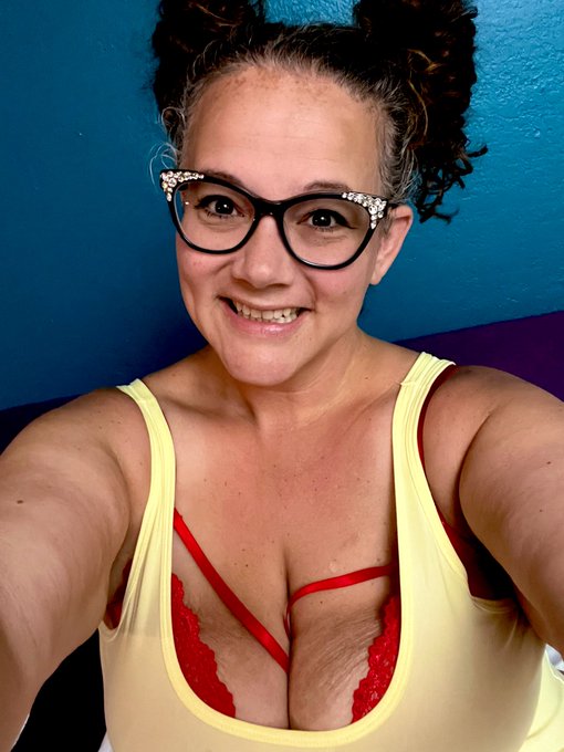 Good morning! Ready to play! Join me? https://t.co/6jXMCSM7Y8