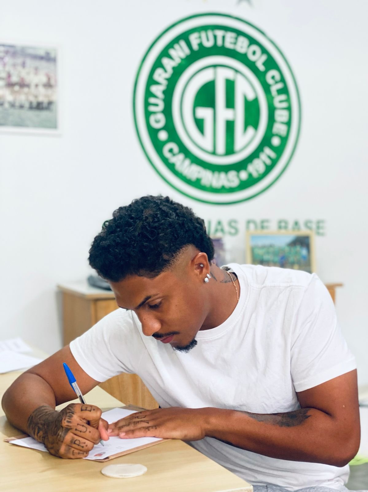 Guarani propõe renovação do contrato à Filipe Chrysman