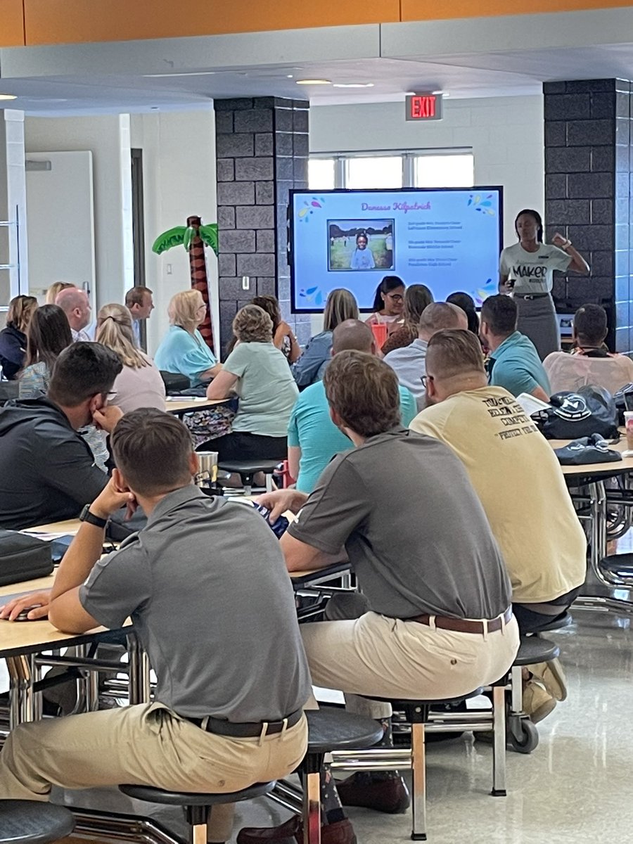 Mrs_EDarnell's tweet image. So far Day ✌️does NOT disappoint! @VarennesA5 principal Danessa Barr being a #differencemaker with her keynote! 👏🏽🙌
@a5disteam @AndersonFive #vision5 #A5EDventure