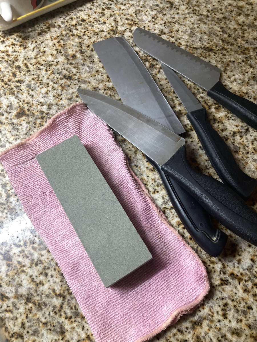 kirk_campos's tweet photo. Sharpening knives is cathartic, no? https://t.co/xVzYXSg5Cz