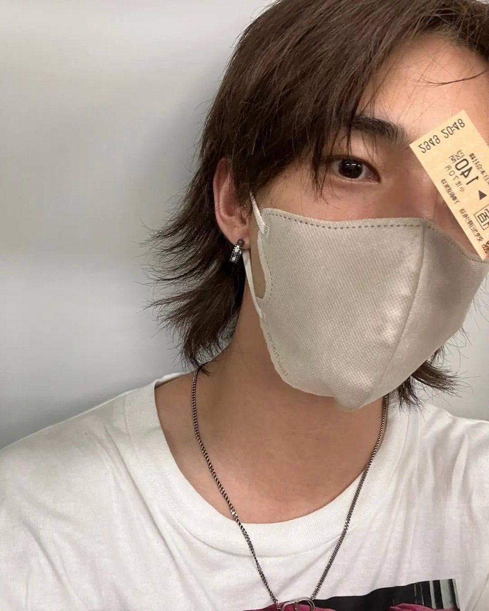 마스크 쓴 말간 얼굴 때문에 생각난 예전 셀카