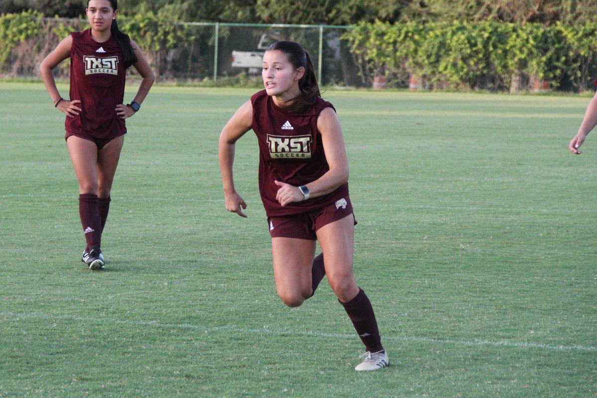 TXStateSoccer's tweet image. Day 2 of Camp 📸

#EatEmUp (1/3)