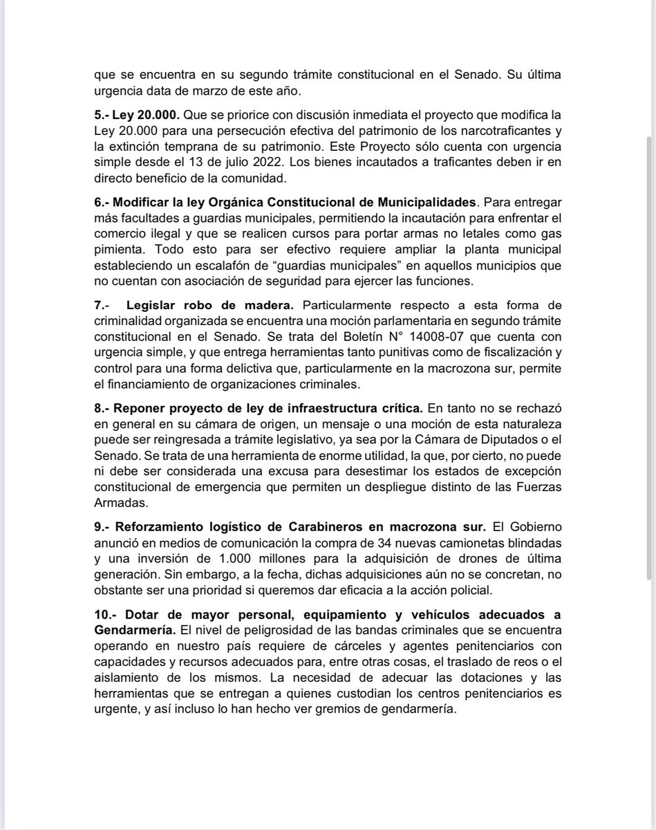 mmeza's tweet photo. Más d 60 alcaldes y alcaldesas le hemos pedido x escrito al @GobiernodeChile x medio del Pdte @gabrielboric q se haga cargo del orden público;q enfrente con coraje la delincuencia;q se ponga del lado de las víctimas y apoye a @Carabdechile.Para eso proponemos 12 medidas concretas https://t.co/MRySyBrsCD