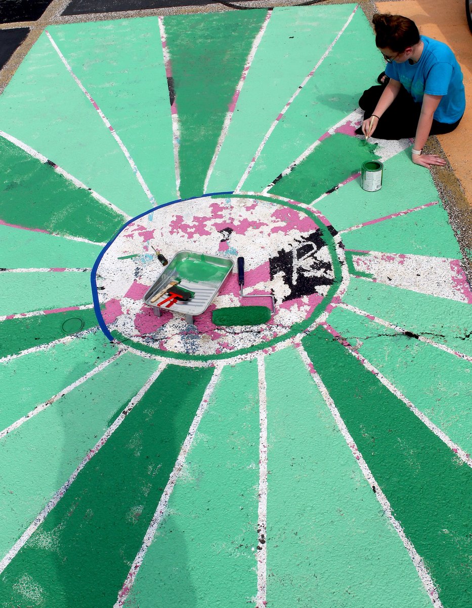 BNL student Brilynn Weilbaker paints her parking spot at the Bedford North Lawrence parking lot Monday.
NLCS and Mitchell schools returned to class Wednesday morning.
Full story: bit.ly/3d8apc3
Photo by Garet Cobb/Times-Mail