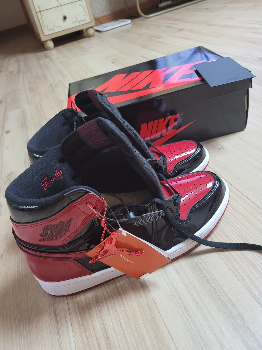 dp292513's tweet photo. 나의 세번째 조던
Air Jordan 1 OG parent bred
드디어 조던1 bred 를 나도 갖게 되었다 ㅎㅎ
나의 조던들아, 그리고 앞으로 얻게 될 조던들아
우리 오래오래 함께 가자~💕 https://t.co/9T0S1Ljycq