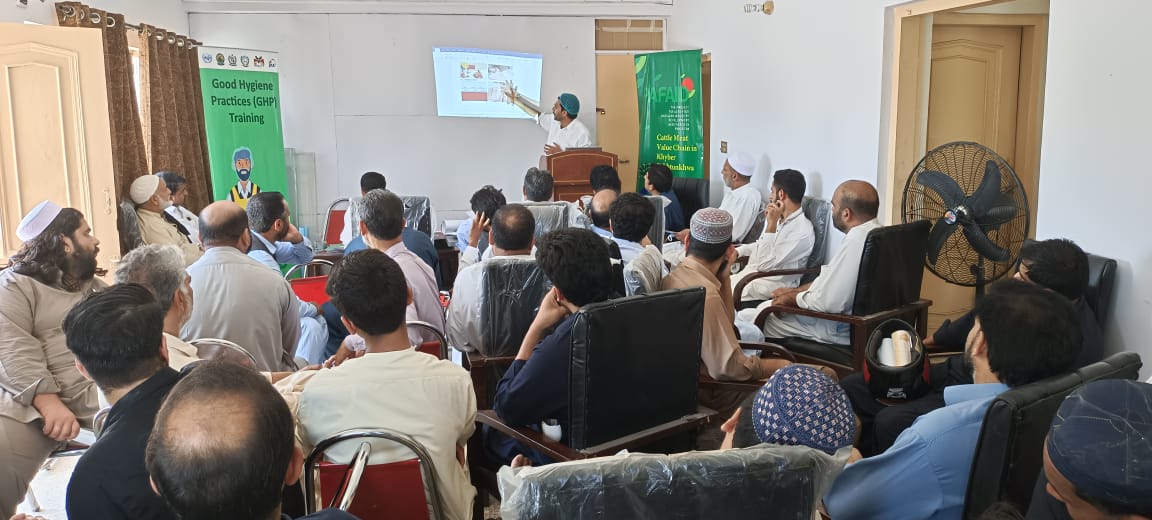 UNIDO_Pakistan's tweet photo. Training on Good Hygiene Practices for butchers was organized by @UNIDO_Pakistan w/ @KPFoodAuthority under #PAFAID in Abbottabad #KP, capacitating more than 60 butchers in improving food safety standards of butcher shops @NadiaAftabS @jica_direct_en @UNinPak https://t.co/2RJ7BAZhZo