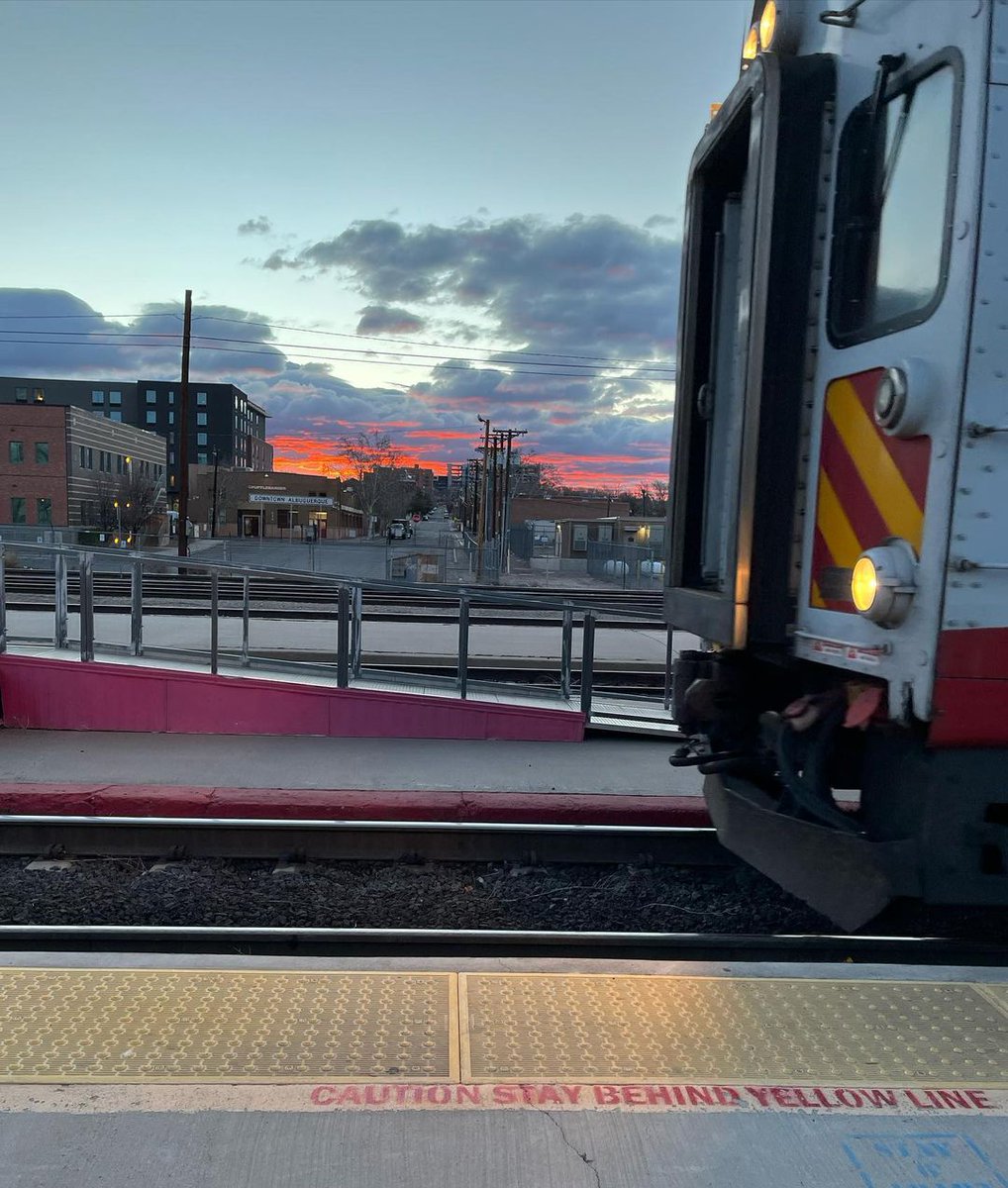 ABQLive's tweet photo. How often do you ride on the New Mexico Rail runner?
[📷: @ desert_calico]
.
Get your photo featured by using the hashtag #abqlivephotooftheday
.
#abq #potd #picoftheday #abqdowntown #abqlive #abqphoto #newmexico #abqtodo #dukecity #505 #abqlocal #railrunner #railrunnerexpress https://t.co/Gaijm7mhX4