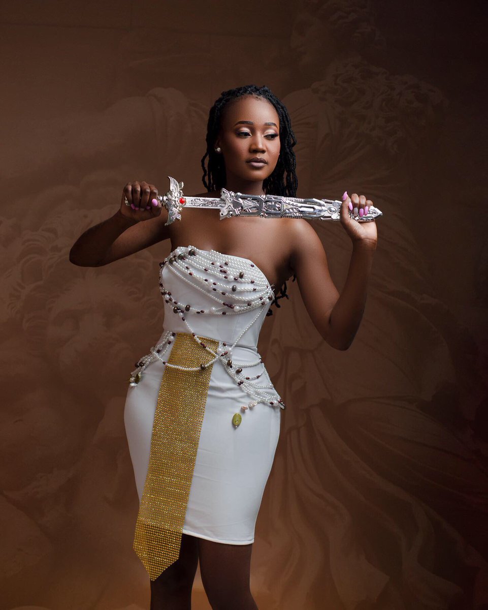 LMulundileni's tweet photo. Happy birthday to me🥰🥰 Late 20s been good🥳💫 #EgyptianQueenvibes😅😂 https://t.co/7dQ3vucSpF