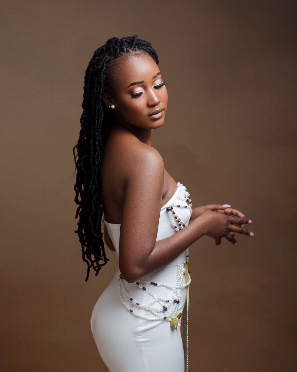 LMulundileni's tweet photo. Happy birthday to me🥰🥰 Late 20s been good🥳💫 #EgyptianQueenvibes😅😂 https://t.co/7dQ3vucSpF