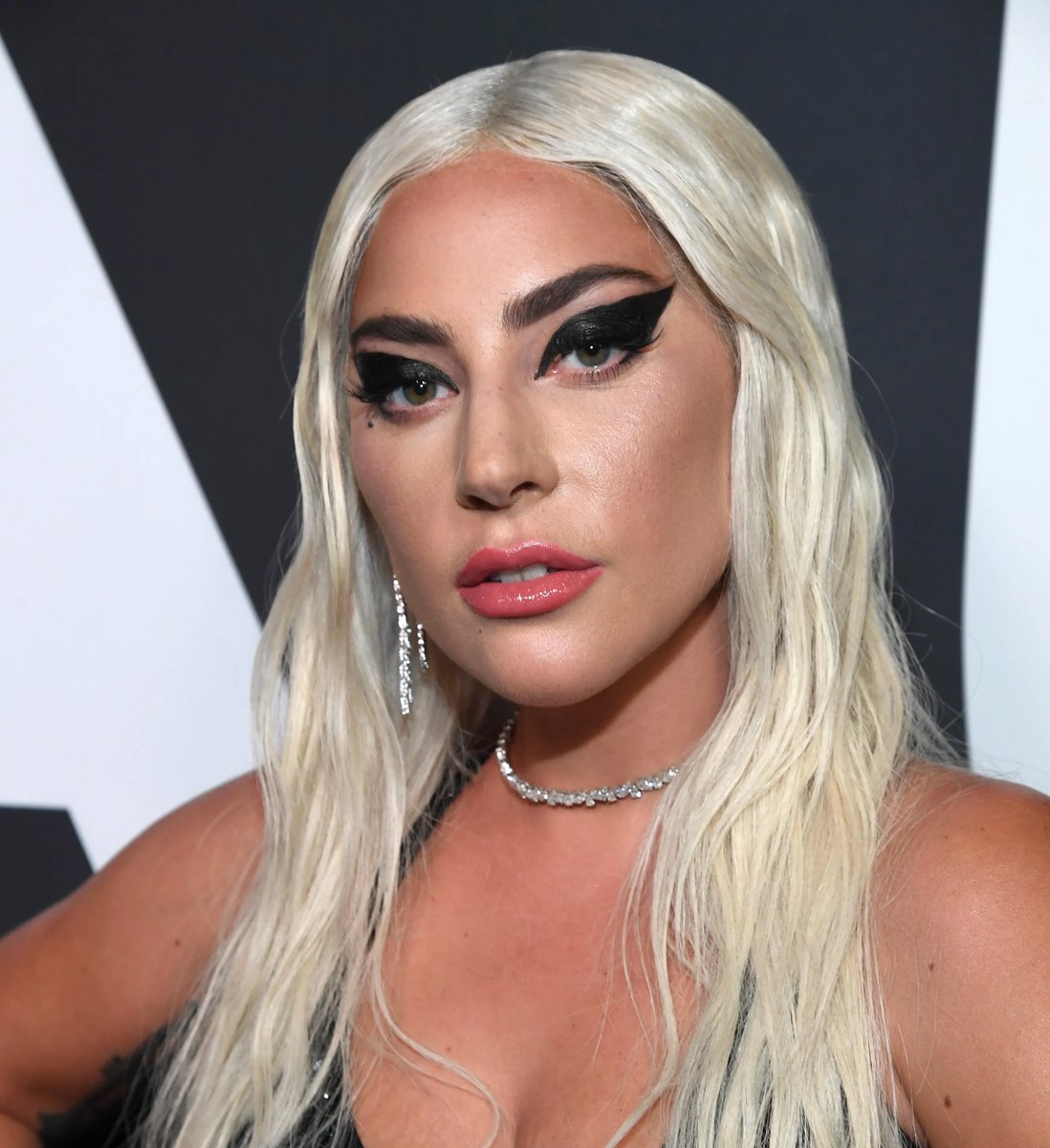 PopCrave's tweet photo. Lady Gaga will officially star opposite Joaquin Phoenix in the ‘Joker’ sequel titled ‘Joker: Folie à Deux,’ out October 4, 2024. 🃏 https://t.co/QKrqDjRw0y