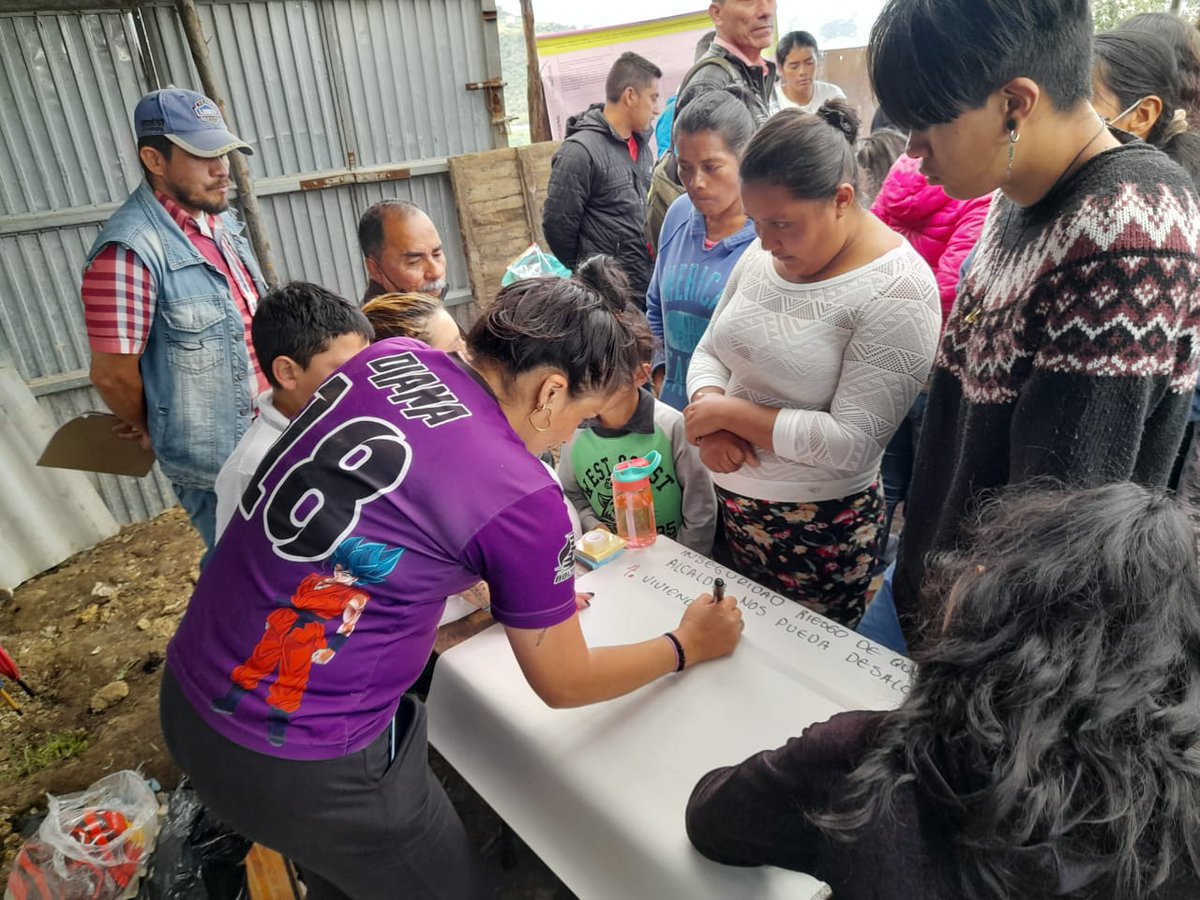 ARNColombia's tweet photo. Llegamos a la vereda Tocaimita en la localidad de Usme #Bogotá, para socializar con la comunidad las Agendas Territoriales de Reincorporación Comunitaria. A través del diálogo, identificamos fortalezas y oportunidades en el territorio para definir la iniciativa a implementar https://t.co/8sXmmniCJJ