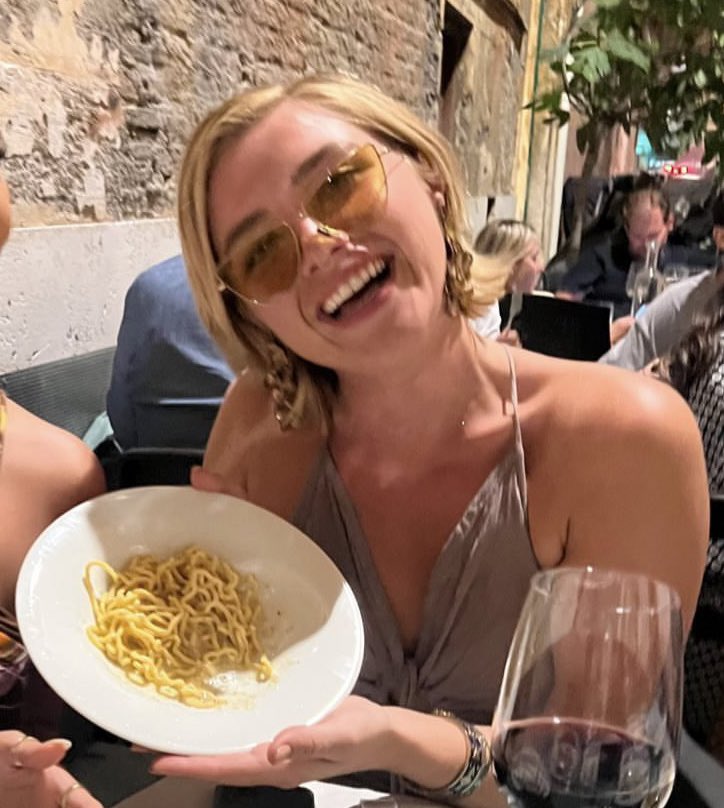 best of florence pugh tweet media