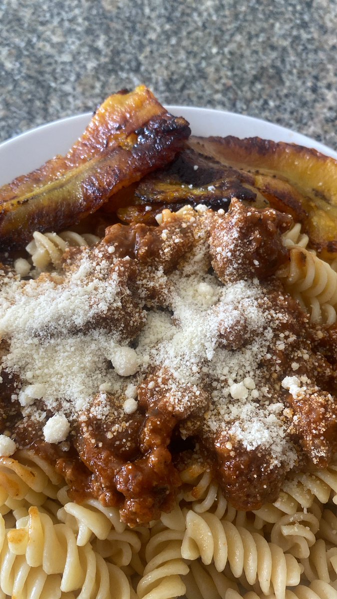 Cada quien elige cómo morir. 

Yo elegí morirme con una pasta con carne molida , queso parmesano y tajadas.