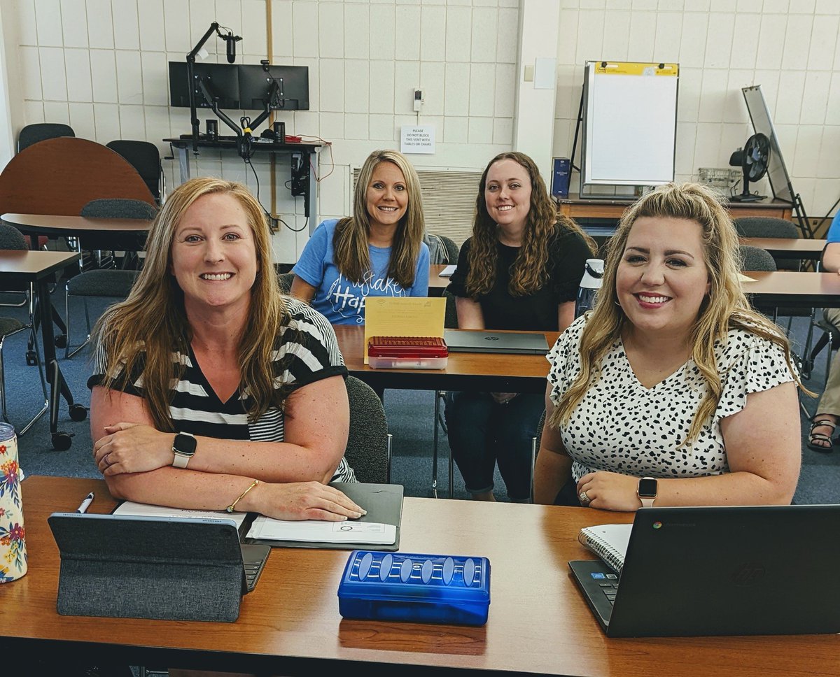 heyAray's tweet photo. OR7 Counselors learning ways to be more intentional with our career education and experiences for our students! #futureleaders #successreadystudents @OHSbulldogpride @DrRogerFeagan @1davemaclean @ouebulldogs @OMSodessa @jwhitaker08 https://t.co/nr6ydZ9Xh5