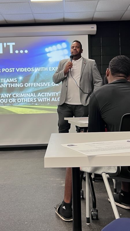 HBCU Icon Exchange (@hbcuiconex) on Twitter photo @theicon1901 met with <a href="/GSUFootball01/">Grambling State Football 🐯</a> on Tuesday! We shared how to create and build their NIL business and brand, gave advice on compliance & offered NIL platforms for the G-Men to monetize their Name, Image & Likeness. #NIL #BecomeAnIcon #Gramfam #GMEN <a href="/huejack10/">Hue Jackson</a> @theicon1901 met with <a href="/GSUFootball01/">Grambling State Football 🐯</a> on Tuesday! We shared how to create and build their NIL business and brand, gave advice on compliance & offered NIL platforms for the G-Men to monetize their Name, Image & Likeness. #NIL #BecomeAnIcon #Gramfam #GMEN <a href="/huejack10/">Hue Jackson</a>