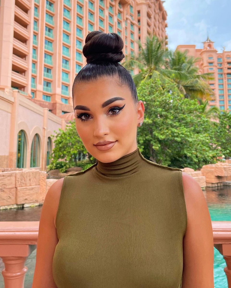 IAmENISA's tweet image. Thank you for 600k 🥹🥰