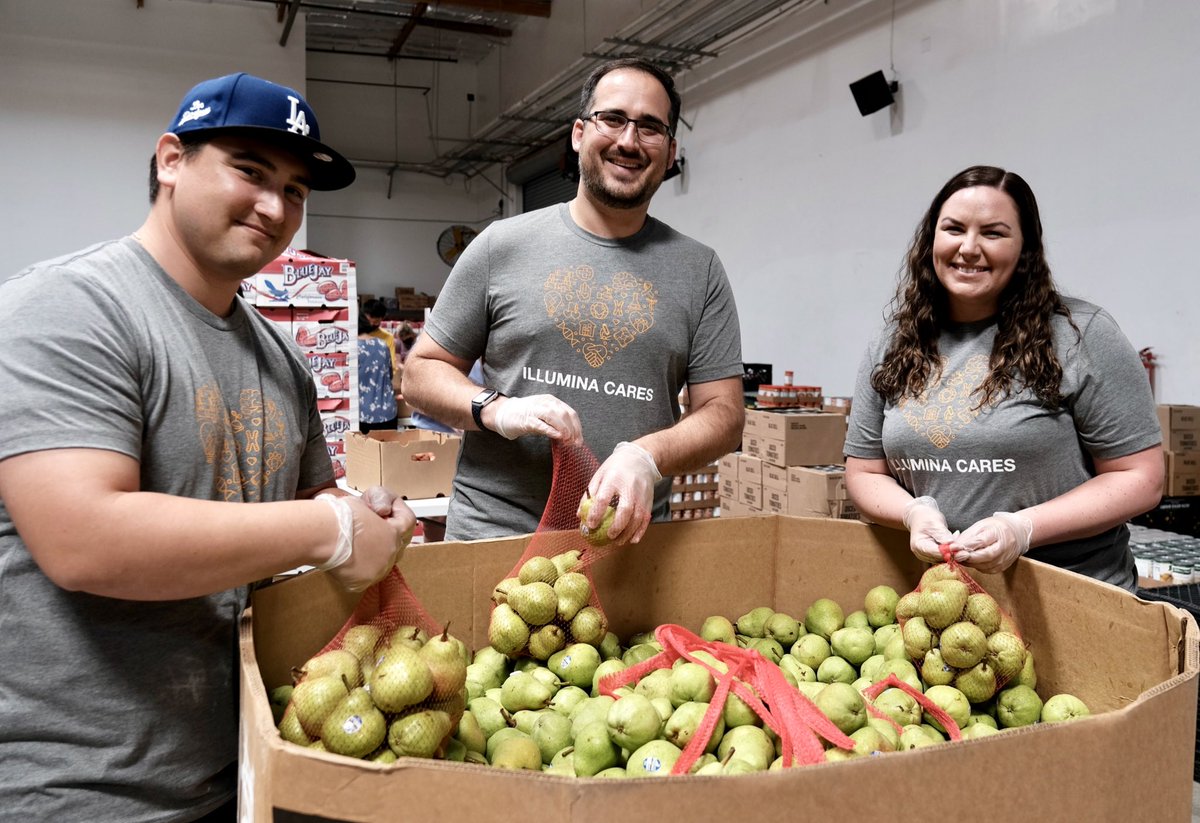 We make a great “pear”! 🍐 Thank you to the <a href="/illumina/">Illumina</a> team for volunteering at our Miramar warehouse! Together, they bagged lots of fresh pears for San Diegans in need. 💚 #ThankfulThursday #FeedingHopeTogether #IlluminaCares #Volunteer