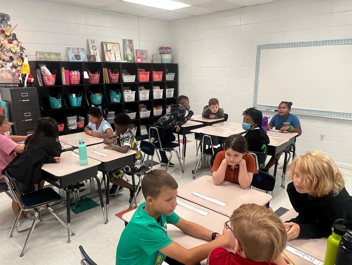 MonroviaElem's tweet photo. Check out some of the amazing learning that is already happening here at Monrovia! 4th grade is working on an Index Card Structure STEM challenge . https://t.co/jg7qK75y3C