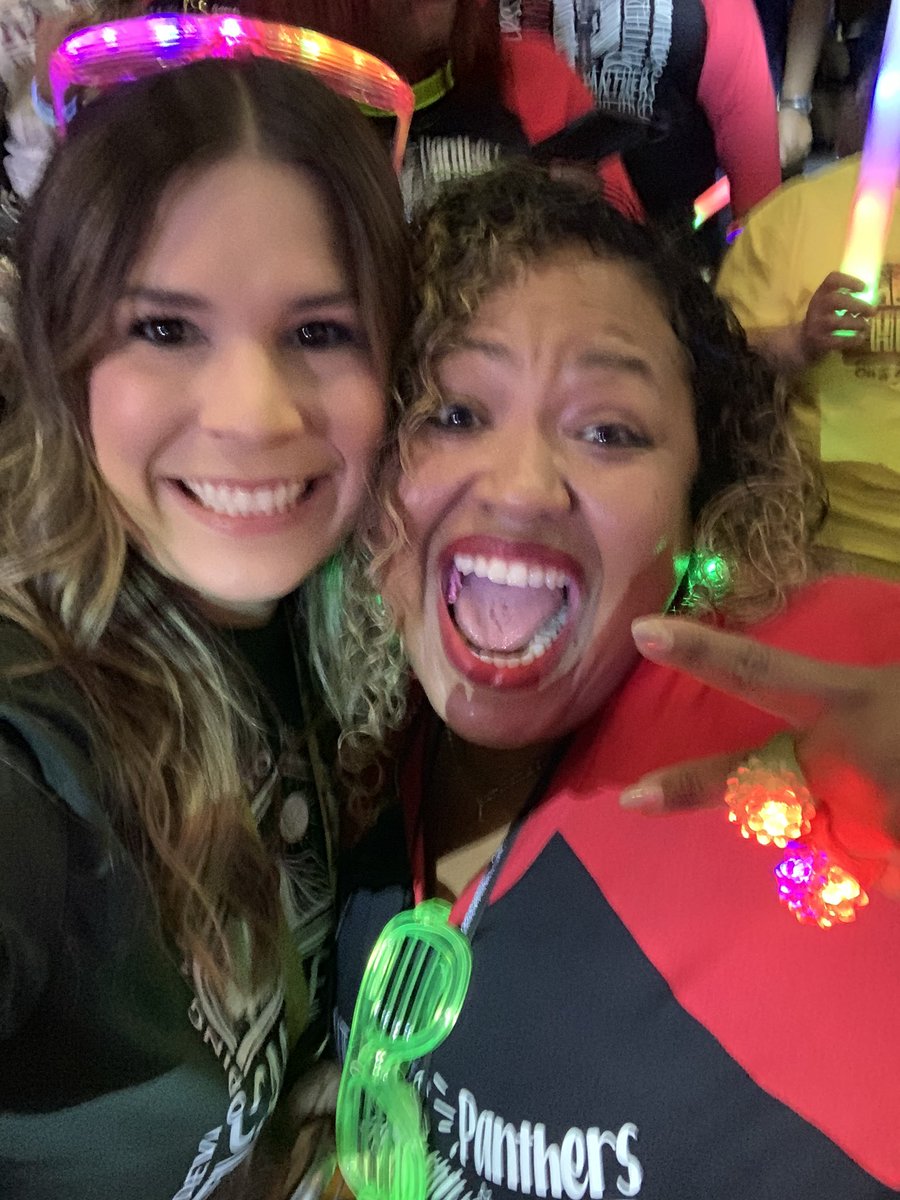 Nina Robinett (@msdavoli) on Twitter photo Made my bucket FULL to see my favorite team teachers!!! <a href="/MrsLeeannMorris/">Leeann Morris</a> #TheGISDeffect #BeTheLight Made my bucket FULL to see my favorite team teachers!!! <a href="/MrsLeeannMorris/">Leeann Morris</a> #TheGISDeffect #BeTheLight