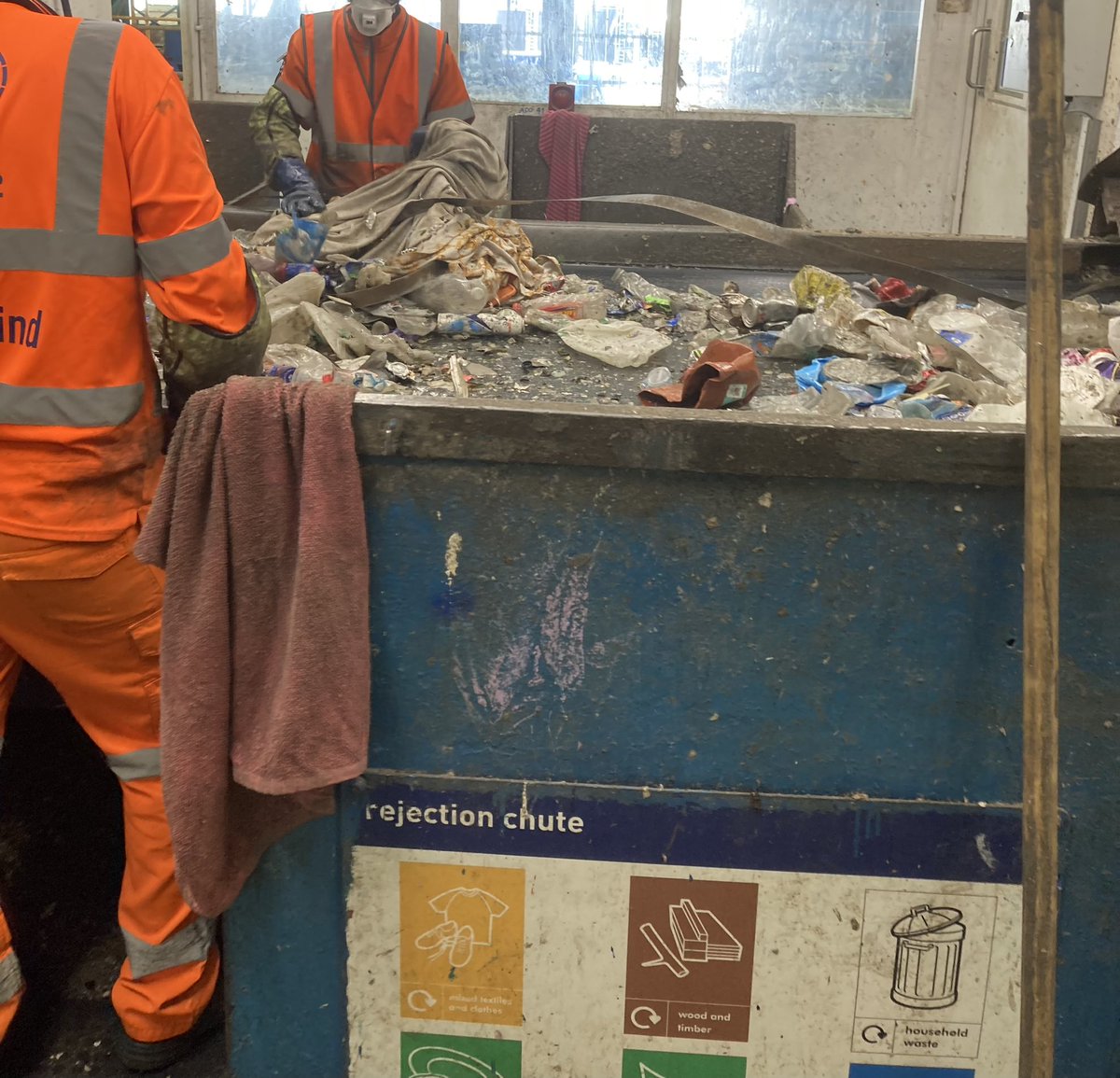 CllrBentham's tweet photo. Know where your bottles and cans go after you put them in your recycling bin? I’ve just done the tour of the facility on Longley Lane. Really interesting to learn how local most of our waste stays. Book a place on their open day on 24th August 2022. Over 7s only. @recycle4gm https://t.co/amHMy99jxM