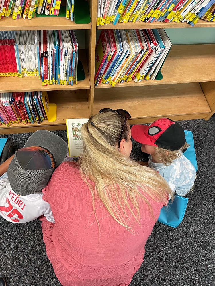 DSCLibrary's tweet image. Learning to read at its best!