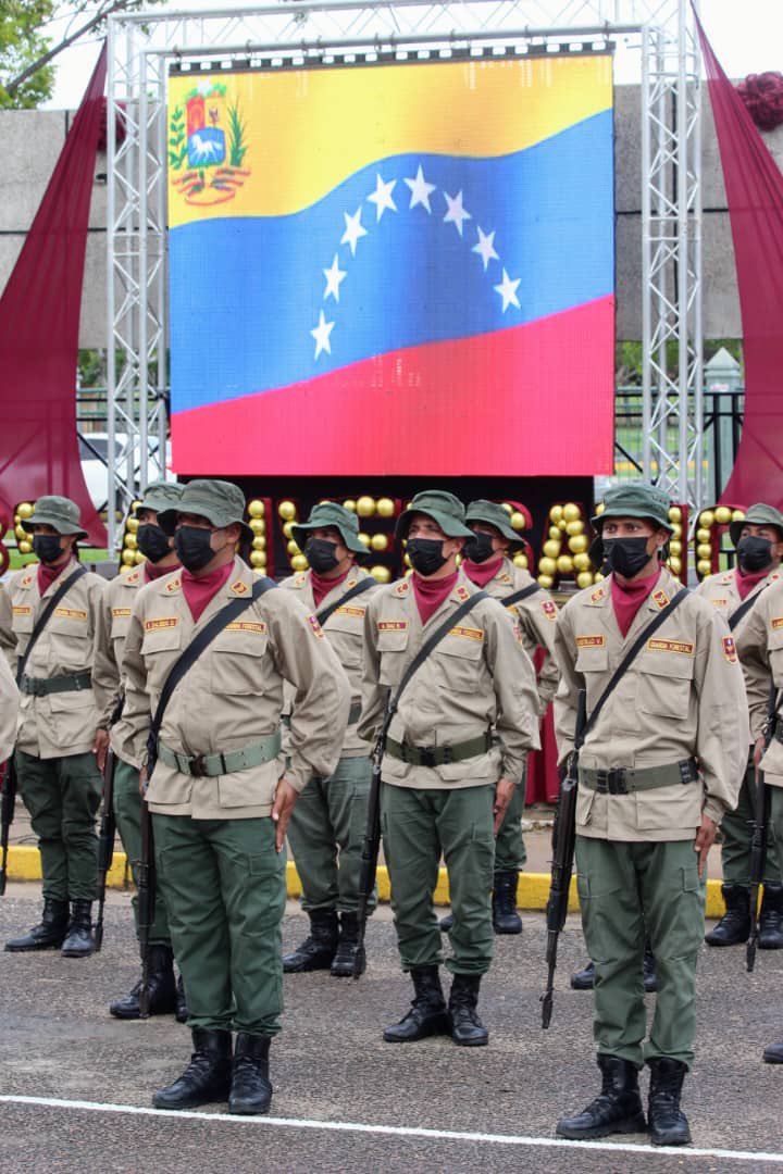 comandosergioh's tweet photo. Que grande nuestros hombres y mujeres de la #GNB, desde Ciudad Bolívar extendemos las felicitaciones a los integrantes de esa fuerza, quienes día a día trabajan en la protección del pueblo 
#MaduroIndestructible https://t.co/PjkhPId0Dl