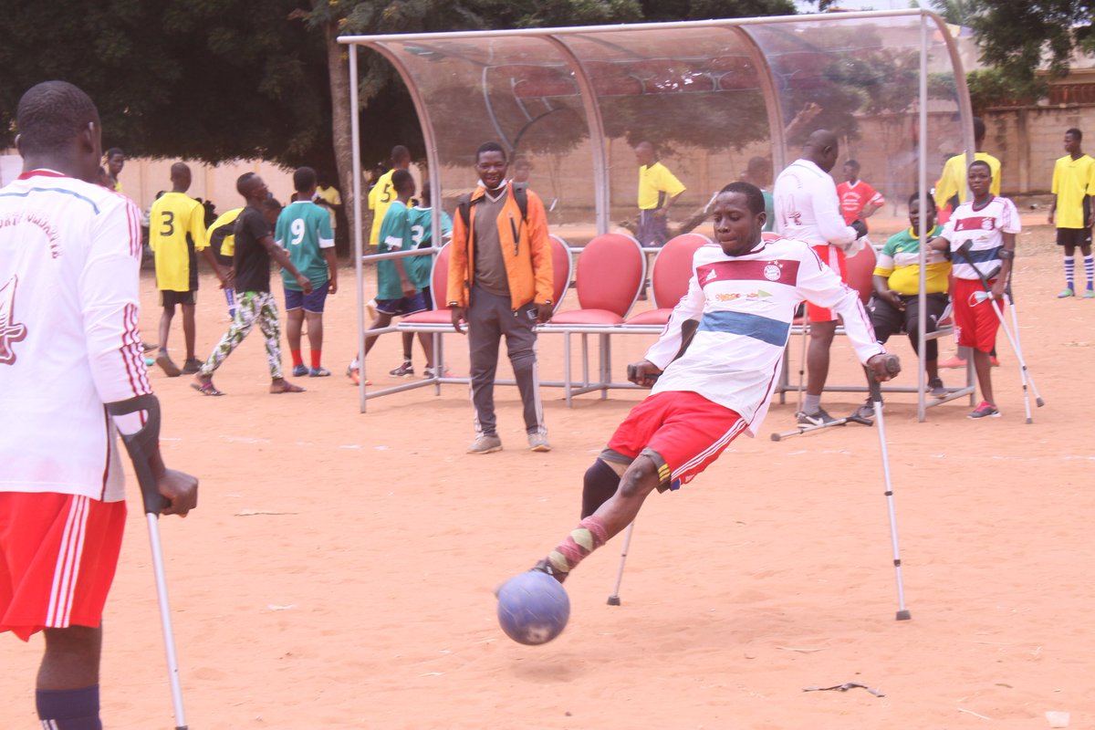 Médecin Lnt-col Lidi BESSI KAMA tweet media