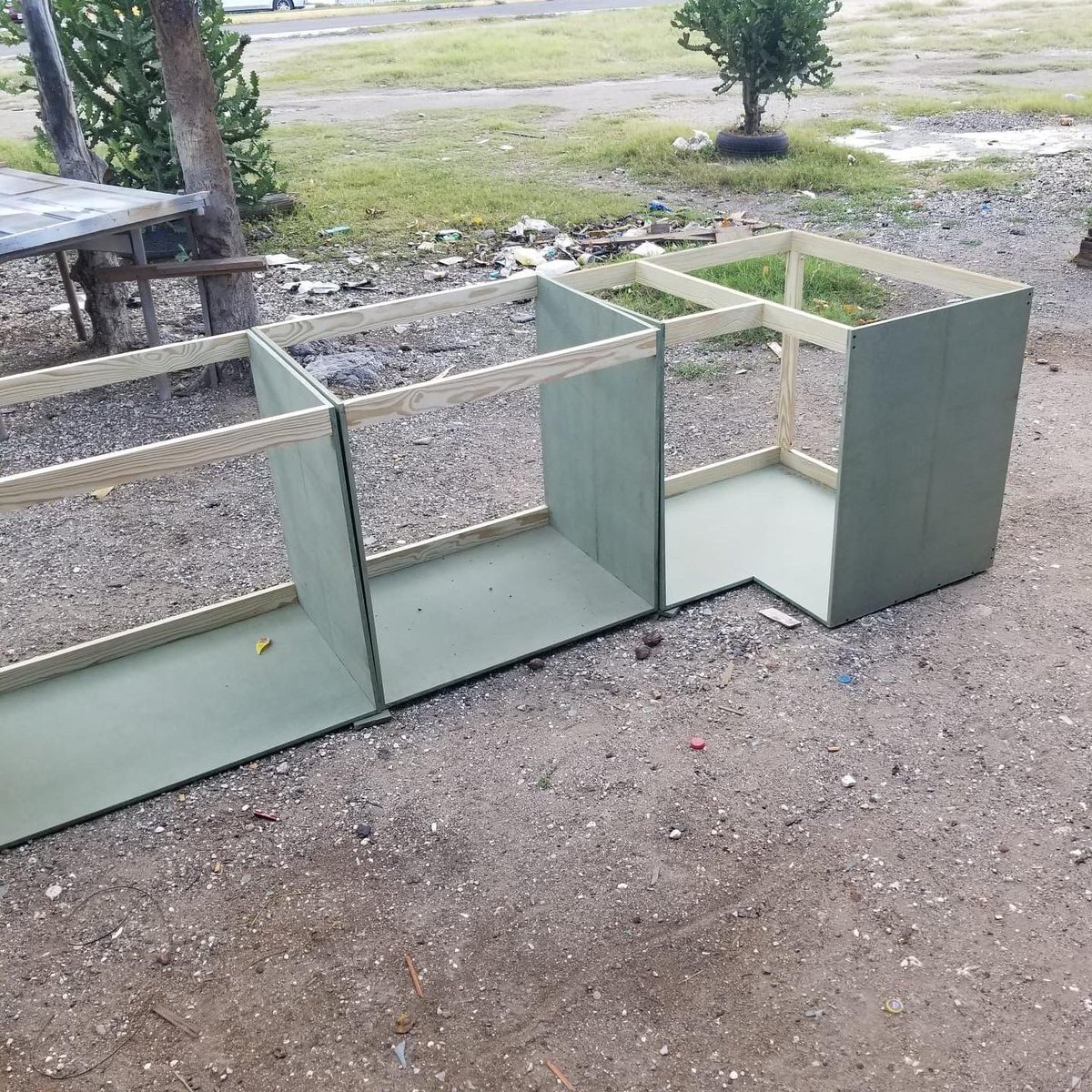 ARQualityConst1's tweet photo. Kitchen Cupboards in Progress @ARQualityConst1 . 
Contacts us for all your construction needs, we provide quality service at an affordable price. 

#construction #womeninconstruction #meninconstruction #kitchen #kitchencupboard #workinprogress #waitforthefinishproduct https://t.co/0RZFdurWHH
