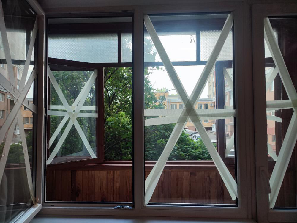 | 346 | Day 154 - 8:01 PM |
Summer greens behind the balcony windows cross taped with paper duct tape
 ------
War is still there.  ̶S̶t̶a̶n̶d̶ ̶ stay with Ukraine